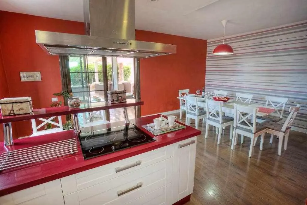 Villa cobas con piscina y privada-1