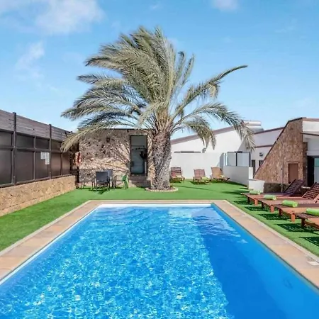 Villa cobas con piscina y privada-3